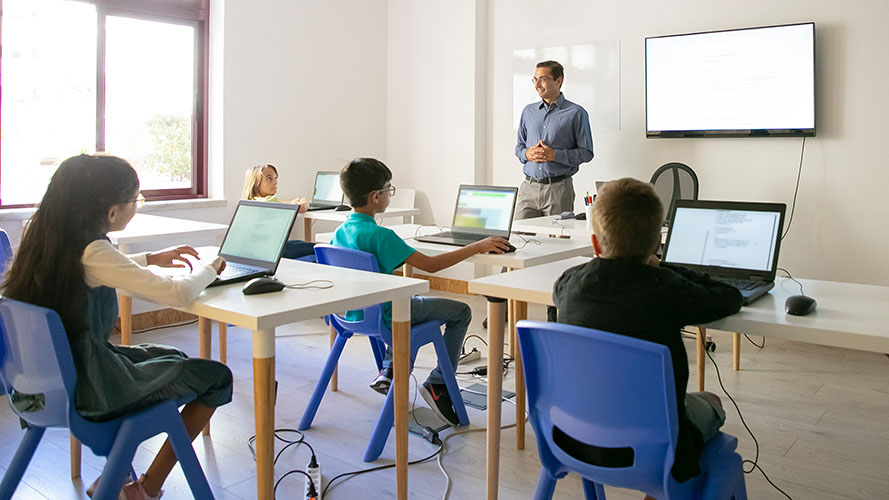 From Traditional Classrooms to Online Platforms: The Evolution of Educational Methods